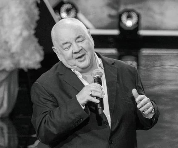 I'm not rich - tekst i znaczenie piosenki o życiu bez bogactwa