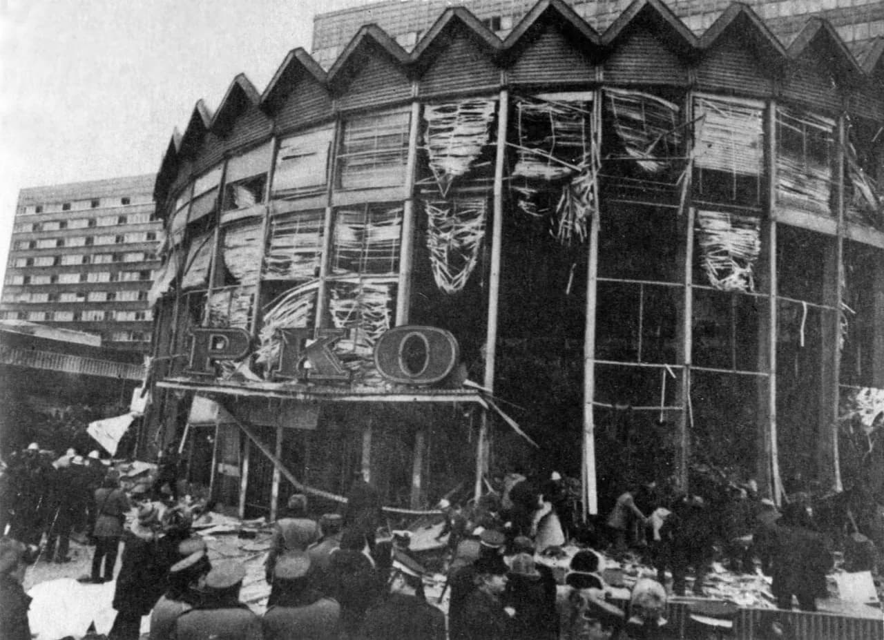 Rotunda PKO na Marszałkowskiej 100: Historia i Znaczenie